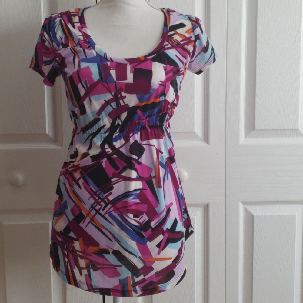 Colorful geometric top pink purple
